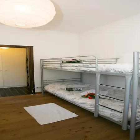 فيلة Sleeps 6 لينّو