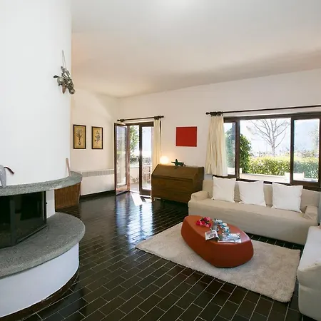 Sleeps 6 Willa