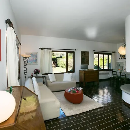 Sleeps 6 Lenno