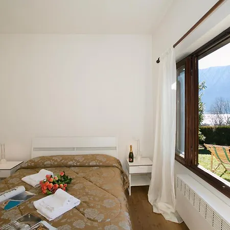 Sleeps 6 * Lenno