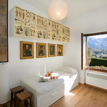 Sleeps 6 Willa